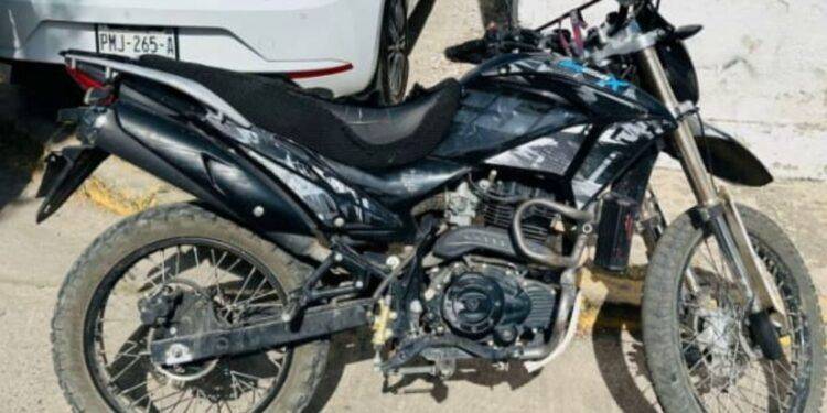 Continúa el robo de motocicletas en Apatzingán; ausencia de autoridades genera preocupación 1 Enfrentamiento armado deja un policía y dos civiles lesionados en Apatzingán