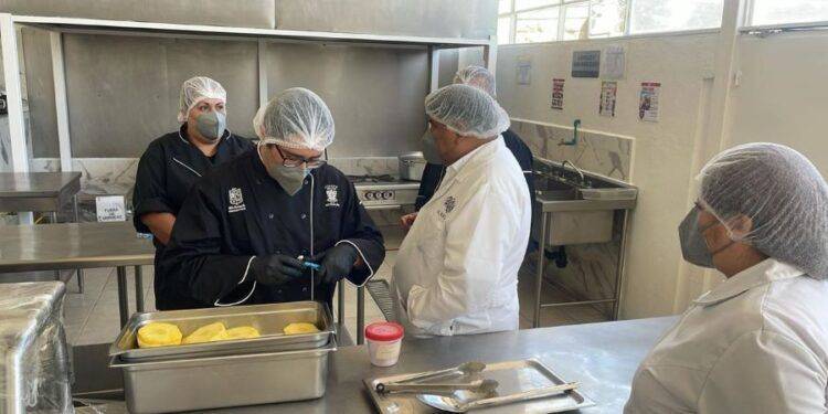 Penales de Apatzingán, Lázaro Cárdenas y Morelia en Michoacán, con certificación por estándares de higiene en cocinas 1 Advierte Memo Valencia a Colosio sobre el riesgo de que se le acerquen personajes ligados al crimen organizado