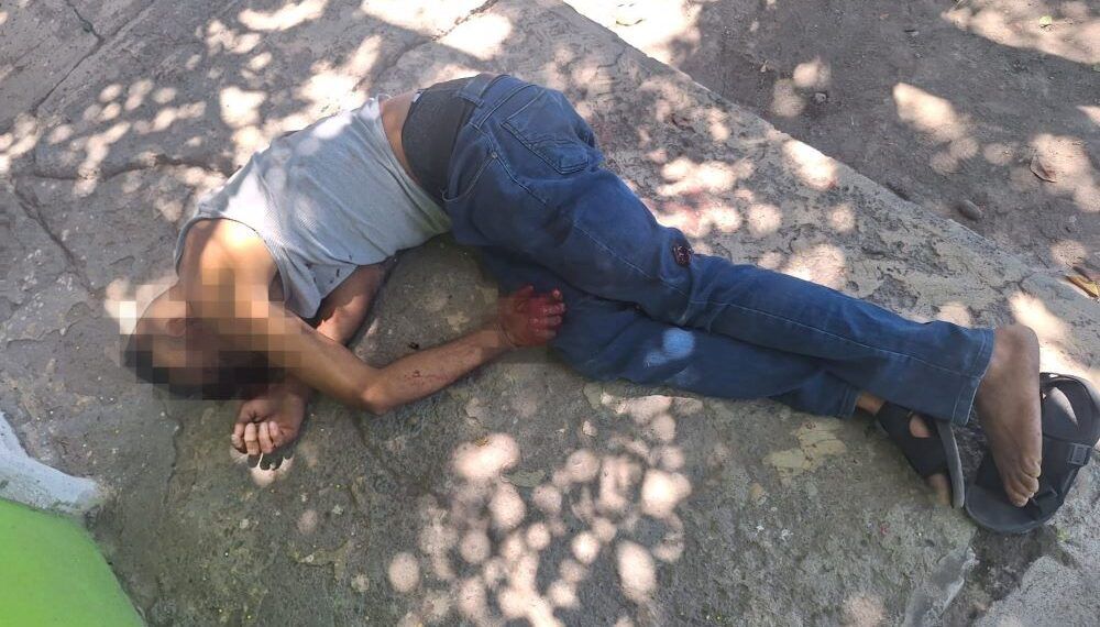 Ataque armado en Apatzingán deja un muerto y un herido