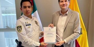 Entrega Alfonso Martínez Nombramiento A Pablo Alarcón Como Encargado De La Comisión Municipal De Seguridad Ciudadana