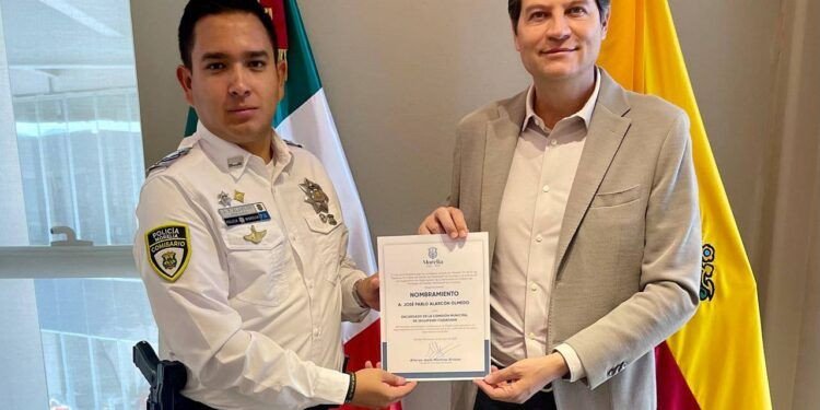 Entrega Alfonso Martínez nombramiento a Pablo Alarcón como encargado de la Comisión Municipal de Seguridad Ciudadana