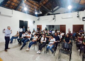 Presidente Del Congreso Michoacano Imparte Conferencia Sobre Disciplina Social A Jóvenes De Apatzingán