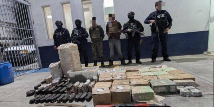 Detenidos dos integrantes de célula delictiva, en operativo en la frontera con Jalisco