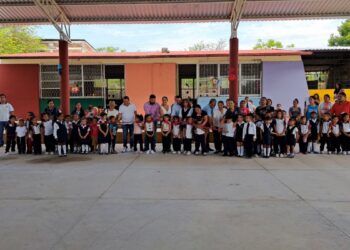 Ninguna Escuela De Michoacán Se Encuentra En Paro: Bedolla