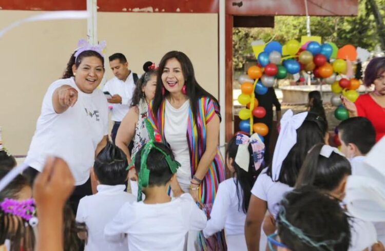 Bedolla Garantiza Derechos Básicos A Miles De Niñas Y Niños 21 Recibe Arcelormittal México Distintivo Hecho En México