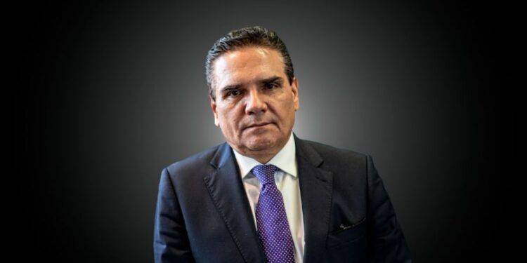 Silvano Aureoles obtiene suspensión definitiva contra orden de aprehensión