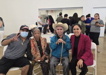 Adultos Mayores De Apatzingán Se Reúnen Con Sus Hijos En Ee.uu.