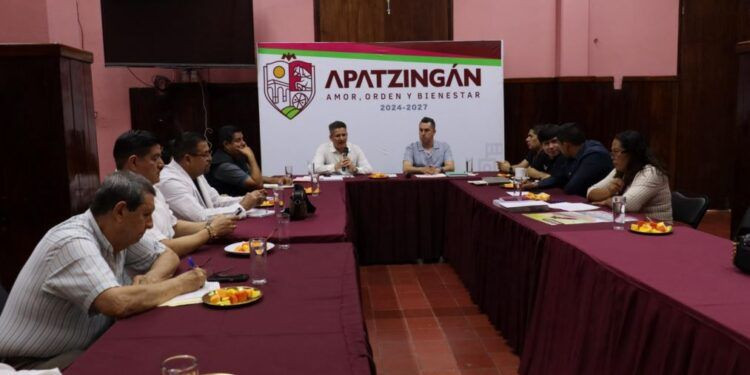 Reinstala Comité Municipal de Salud en Apatzingán 1 Entrega el IEM constancias de mayoría a titulares de Juzgados Penales, Civiles, Mixtos y Menores