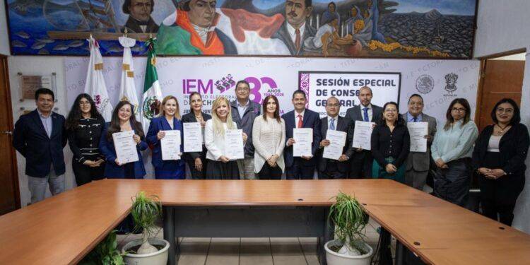 Se gradúan en Derecho y Ciencias Jurídicas dos privados de la libertad