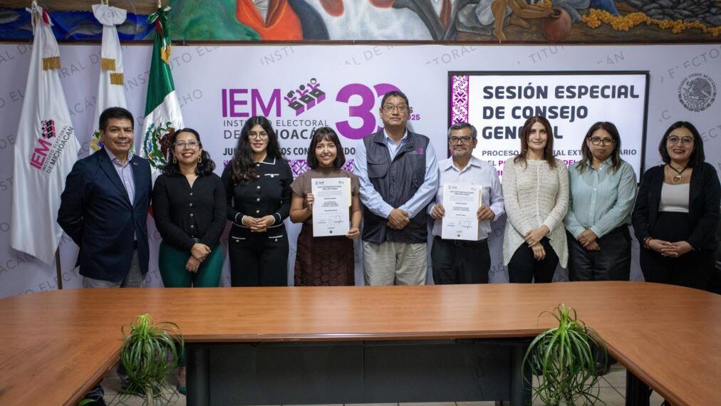 Se gradúan en Derecho y Ciencias Jurídicas dos privados de la libertad