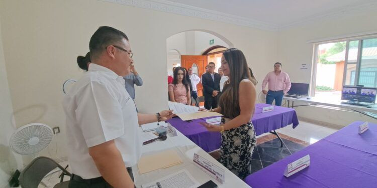 Entrega el IEM constancias de mayoría a titulares de Juzgados Penales, Civiles, Mixtos y Menores