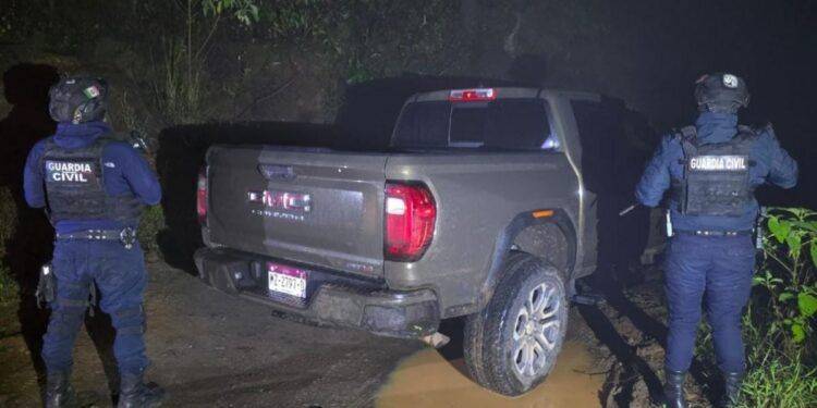En acción oportuna, Guardia Civil recupera camioneta robada en Uruapan 1 Detiene FGE en Nayarit a responsable del homicidio del presidente municipal de Tacámbaro y su escolta