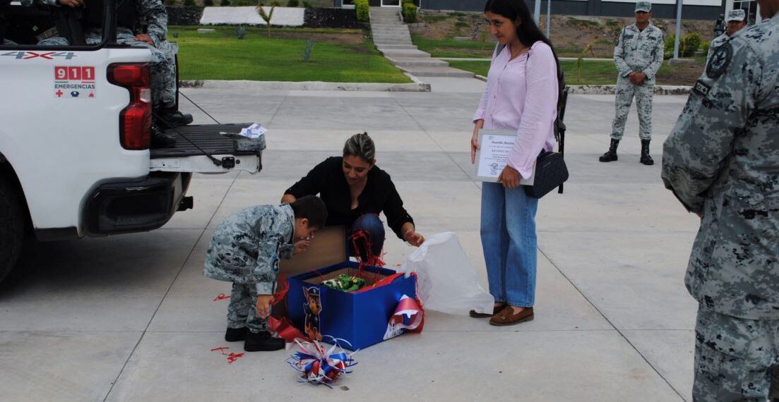 Niño José Vera Carrillo es investido como Guardia Nacional Honorario en Apatzingán