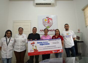 Fundación Merza Entrega Donativo A Protección Civil De Apatzingán Gracias Al Redondeo De Clientes