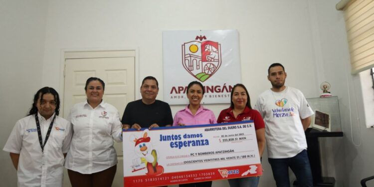 Fundación Merza entrega donativo a Protección Civil de Apatzingán gracias al redondeo de clientes