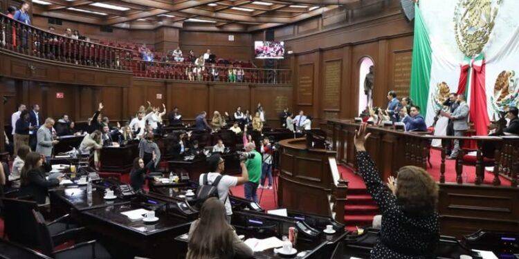 Abona Congreso del Estado a la erradicación de la corrupción en los arrastres de grúas 1 Autoridades repelen agresión y abaten a un pistolero en Parácuaro