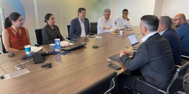 Alfonso Camara de Comercio de Los Angeles C - El día de Michoacán