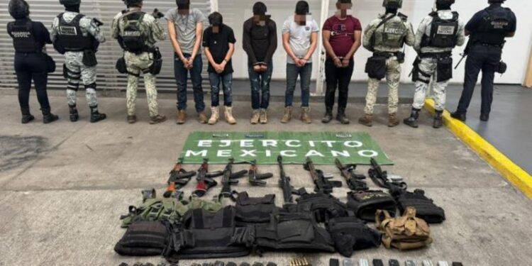 Asegurados 5 hombres, un Barret y fusiles en Zinapécuaro: SSP 1 Asegurados 5 hombres un barret y fusiles en Zinapecuaro - El día de Michoacán