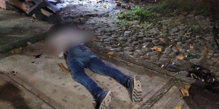 Bala perdida en el enfrentamiento entre civiles armados y policías municipales de Buenavista deja un civil herido