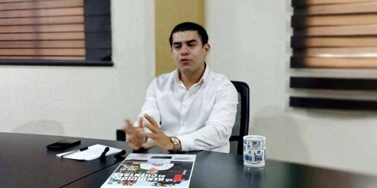 Anuncia Regidor Hugo Molina su Primera Rendición de Cuentas en Apatzingán