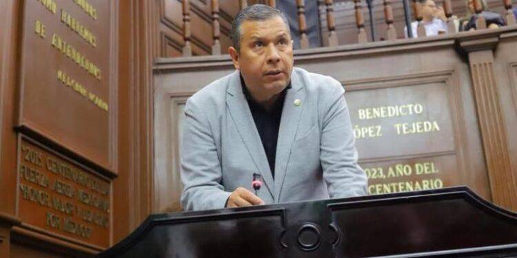 Juan Carlos Barragán va por eliminar cobros de grúa y corralón a víctimas de robo vehicular 1 Juan Carlos Barragán va por eliminar cobros de grúa y corralón a víctimas de robo vehicular