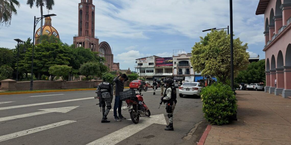 Defensa Y Gn Refuerzan Seguridad En Apatzingán Con Puestos De Control Tras Ola De Violencia