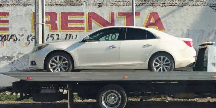 Aseguran vehículo robado con arma en su interior en la colonia Colosio de Apatzingán 1 Anuncia Bedolla concierto de Carín León en Morelia