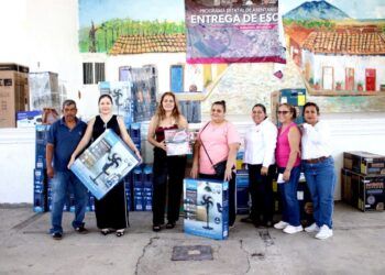 Presidenta Irma Moreno Entrega De Electrodomesticos A Bajo Costo