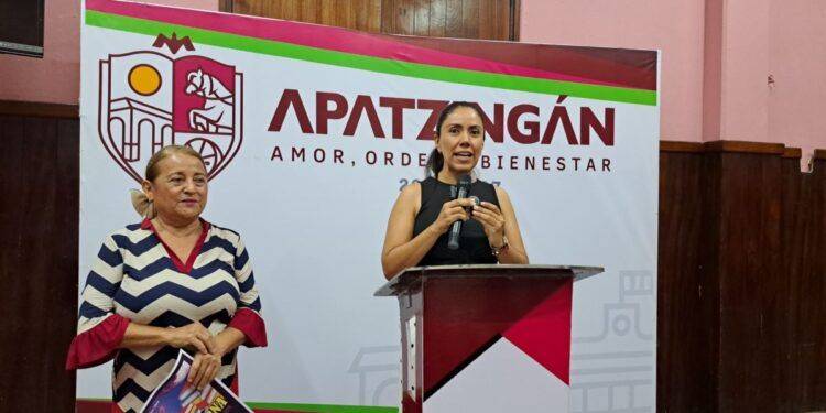 Anuncia Fanny Arreola Venta Nocturna de Libros con Descuentos del 45% en Apatzingán 1 Socavón en la carretera Apatzingán-Cuatro Caminos: causa paro total