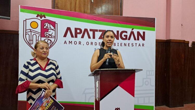 Anuncia Fanny Arreola Venta Nocturna De Libros Con Descuentos Del 45% En Apatzingán 20 Socavón En La Carretera Apatzingán-Cuatro Caminos: Causa Paro Total