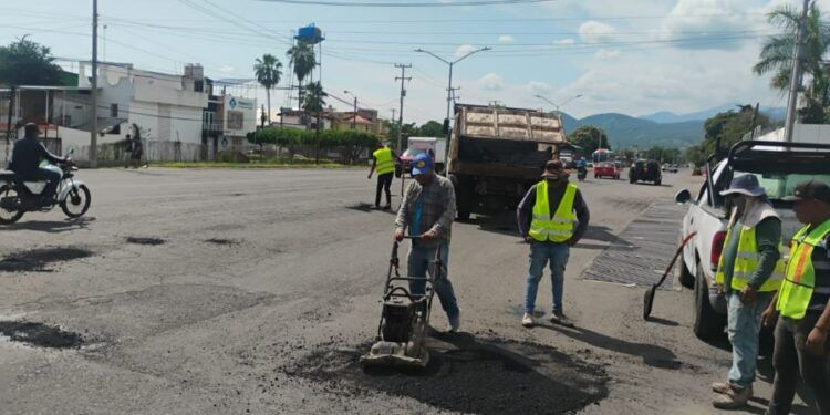 Gobierno de Apatzingán Arranca campaña de bacheo