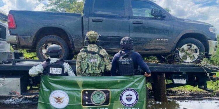 Aseguran vehículo abandonado con cartuchos útiles en La Estancia de Parácuaro 1 Anuncian Sheinbaum y Bedolla primera inversión por mil mdp para el Polo del Bienestar de Michoacán