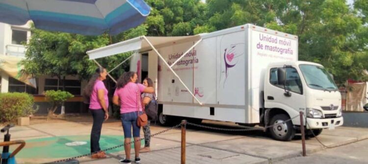 Ofrecerá Ssm Mastografías Gratuitas En Apatzingán Con Unidades Móviles 21 Alfonso Martínez Impulsa El Desarrollo Juvenil Con Centros Spot