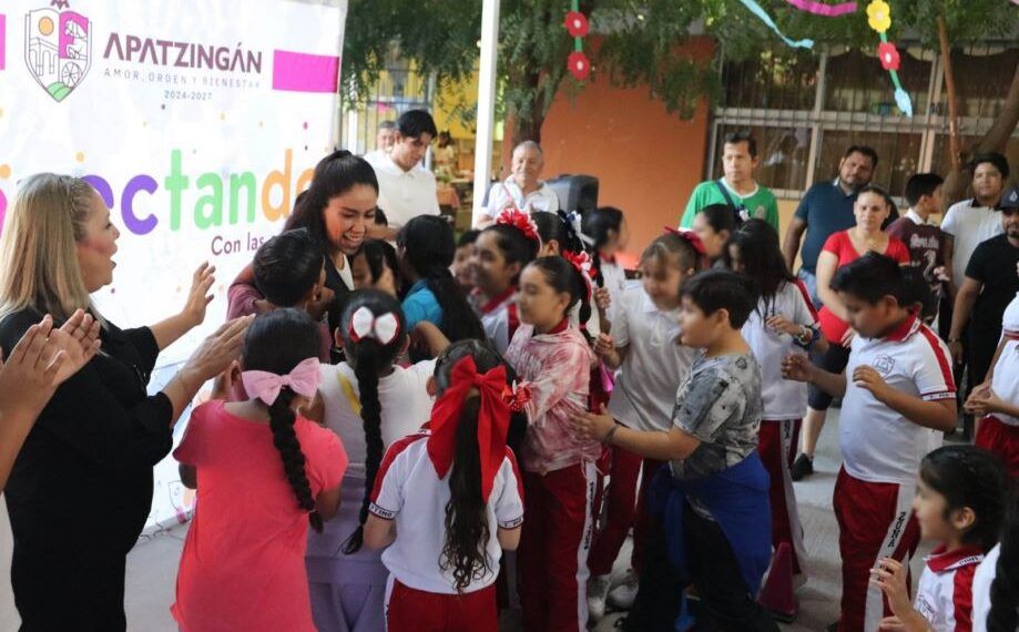 Conectando: Familias Y Escuela. Fanny Arreola Fortalece Los Lazos Con La Comunidad Educativa