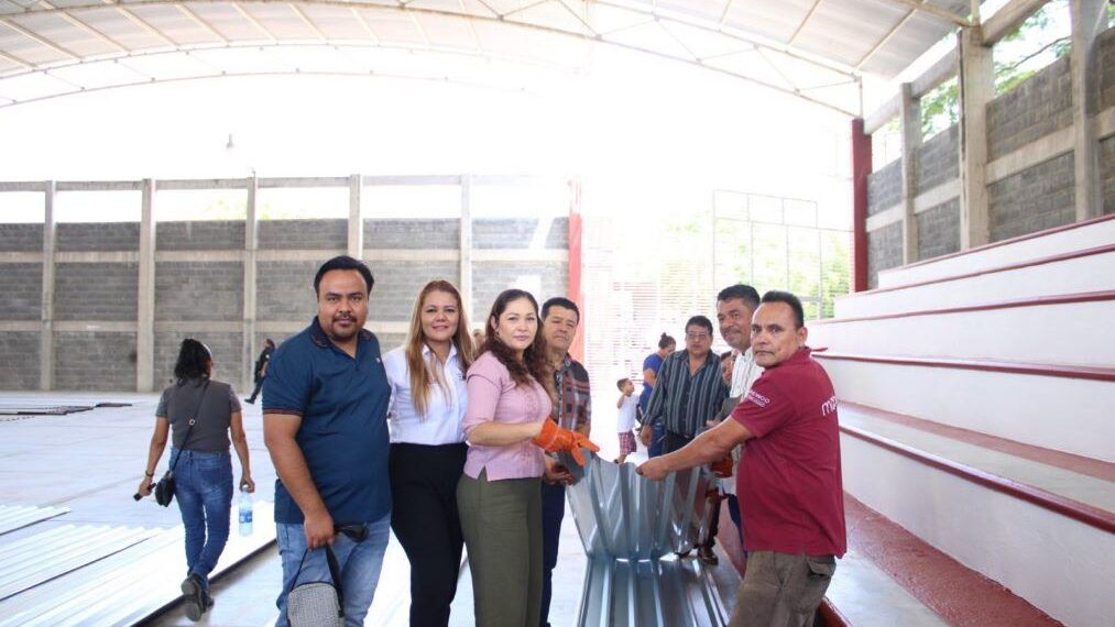 Entrega Irma Moreno Material Para Construcción A Bajo Costo Para Mejorar Viviendas En Buenavista