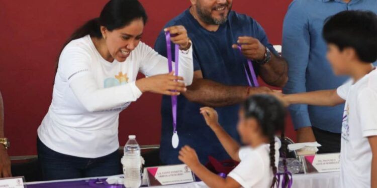 Fanny Arreola fortalece la formación de la niñez Apatzinguense con exitoso cierre de cursos de verano