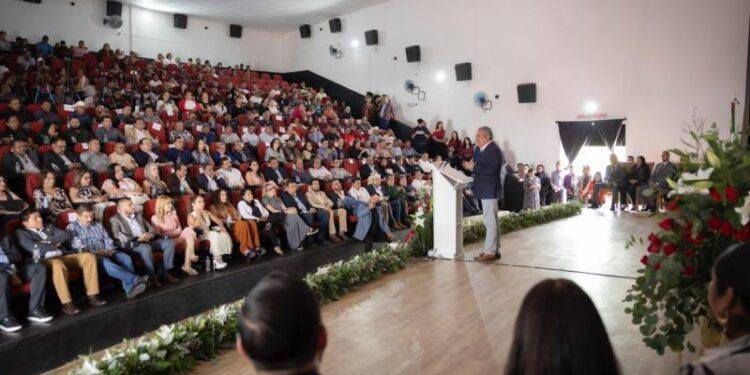 Gestiona Raúl Morón mejores condiciones para municipios de Michoacán 1 Legisladores destacan buenos resultados en Primer Informe de Alfonso Martínez