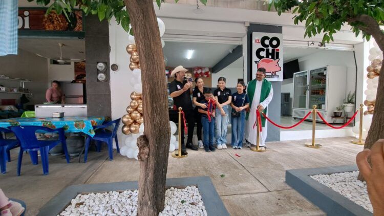 ¡Gran Inauguración De «El Cochi»: Cortes De Carnes Para Asar De La Familia Huacus Álvarez!