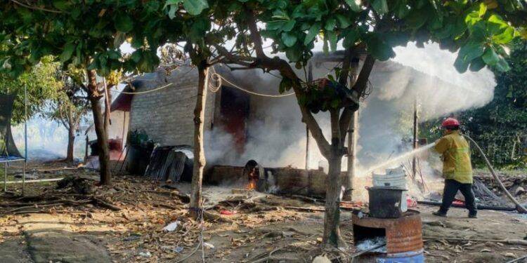 Incendio consume vivienda en Apatzingán; solo daños materiales 1 Expone Alfonso Martínez atractivos turísticos y de inversión a empresarios y legisladores de Chicago