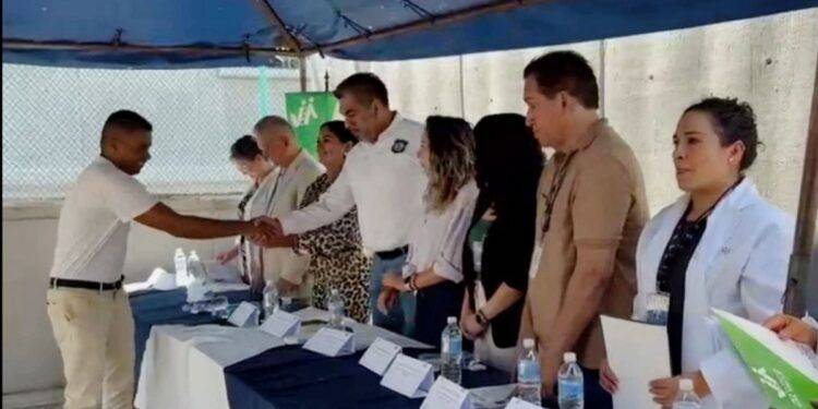 Internos del penal de Apatzingán concluyen estudios de nivel básico y medio superior 1 Acuerda Gobierno de Morelia y Aurora Illinois, fortalecer relación en apoyo a migrantes