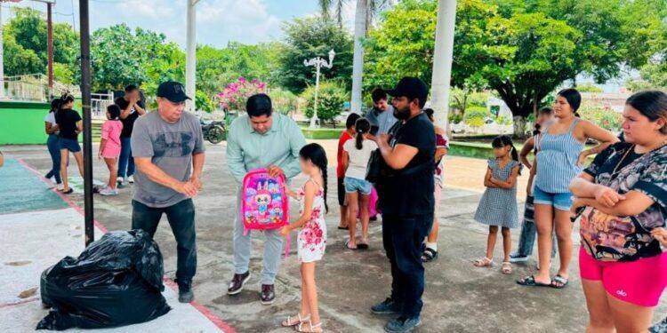 Buenavista impulsa la economía familiar y consolida su transformación con la entrega de paquetes escolares 1 Menor de 7 años fallece tras ser atropellado; conductor huye del lugar en Apatzingán