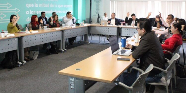 Sí Financia Destinan 1.5 millones a una empresa de cría y engorda de Ganado en Apatzingán 1 Sentencian a 330 años de prisión a José Alejandro “N” por secuestro y homicidio de tres hombres, ocurrido en Morelia