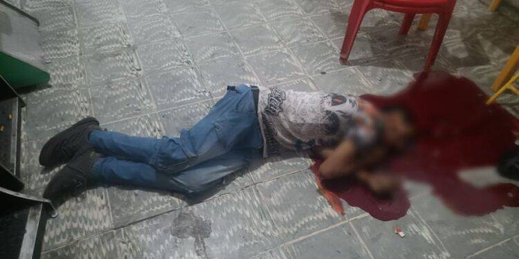 Acribillan a "El Flaco" mientras echaba chela La Zapata de Apatzingán 1 Patrulla municipal atropella a motociclista cerca del Cereso en URUAPAN