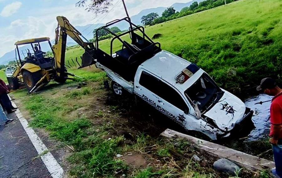 Volcadura De Patrulla Deja Cinco Policías Heridos En Tepalcatepec