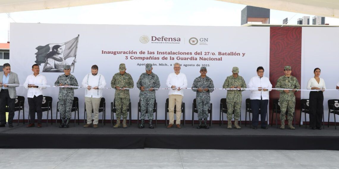 Inaugura Alfredo Bedolla Y Fanny Arreola Cuartel Regional De La Guardia Nacional En Apatzingán