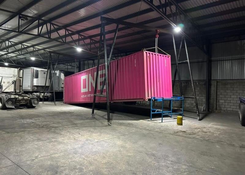 En Cateo, Desmantela Fge Bodega Y  Asegura 23 Unidades Relacionadas Con El Delito De Robo Al Transporte En La Autopista Siglo Xxi