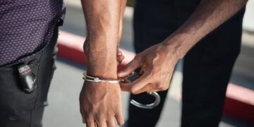 A Proceso, Abraham &Quot;N&Quot;, &Quot;El Muletas&Quot;, Segundo Implicado En El Homicidio De Un Comerciante De Jacona 27 Tras Persecución, Aseguran Vehículo, Cartuchos Útiles Y Uniformes Apócrifos En Tingambato