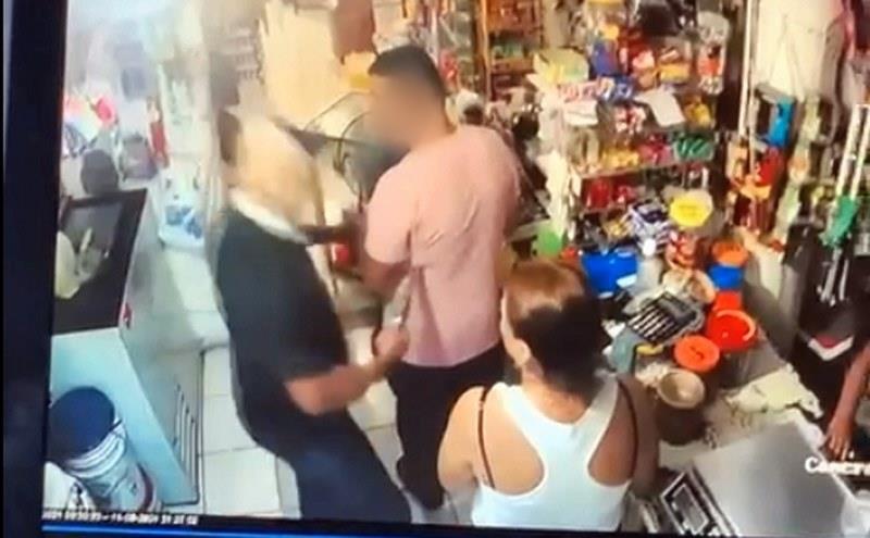 En Apatzingán, Intentan Levantar A &Quot;El Puebla&Quot; Esposo De Exalcaldesa De Parácuaro; Logra Escapar Pero Resulta Herido De Bala 20 En Apatzingán, Intentan Levantar A &Quot;El Puebla&Quot; Esposo De Exalcaldesa De Parácuaro; Logra Escapar Pero Resulta Herido De Bala