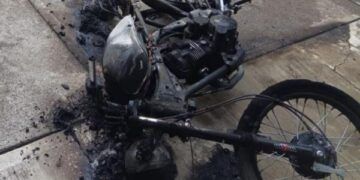 Se Incendia Motocicleta En Apatzingán 27 Balconero Se Suicida En La Colonia Cristóbal Colón De Apatzingán