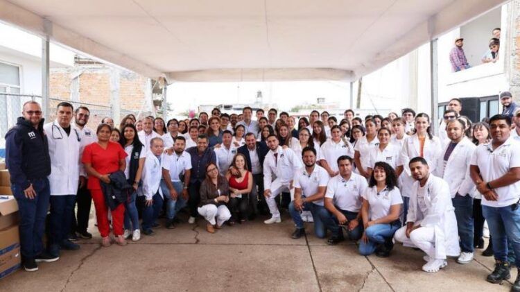 Alfonso Martínez Entrega Medicamentos A Clínicas Municipales 21 Ejecutan A Joven Motociclista, En Uruapan; Ya Son 14 En Este Mes